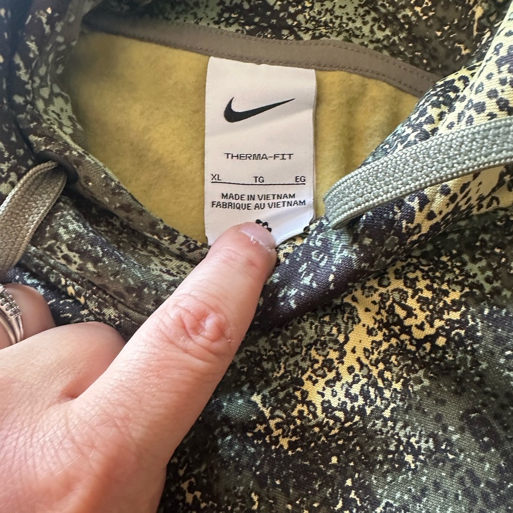 Nike Therma-Fit Hoodie - Green and Yellow